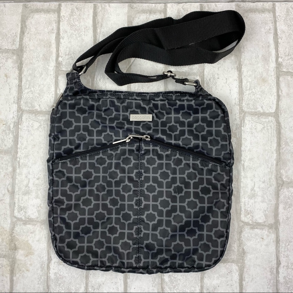 Baggallini Gray Print Crossbody Purse Bag